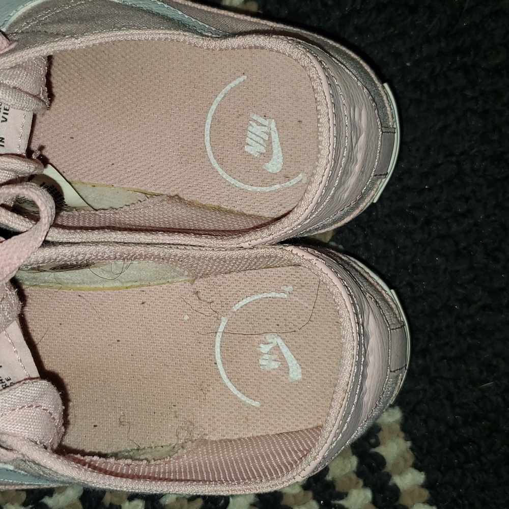 Pink Nikes - Picture 4 of 7